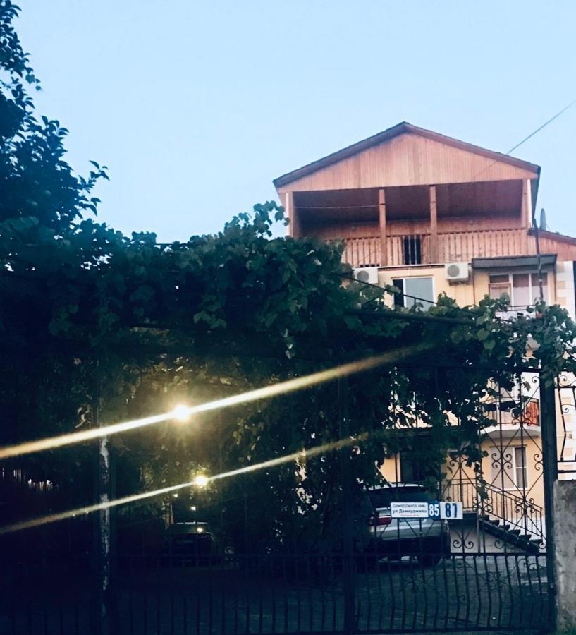 Mandarinoviy Sad Hotel Gagra Buitenkant foto