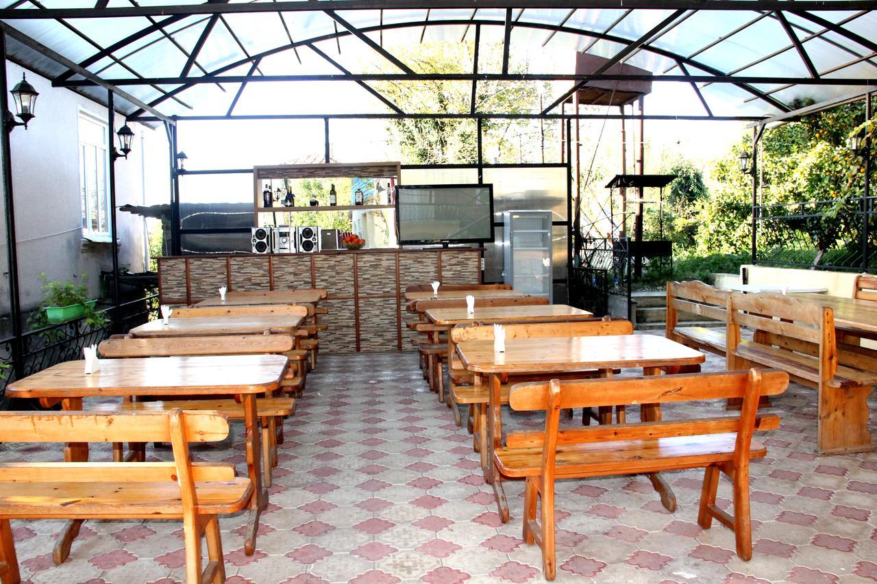 Mandarinoviy Sad Hotel Gagra Buitenkant foto